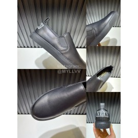 Valentino Black Calf Leather Casual Sneakers For Men