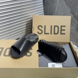 Kanye West Adidas Yeezy Slide “Bone” Slippers For Men And Women Black