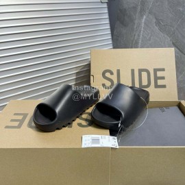 Kanye West Adidas Yeezy Slide “Bone” Slippers For Men And Women Black