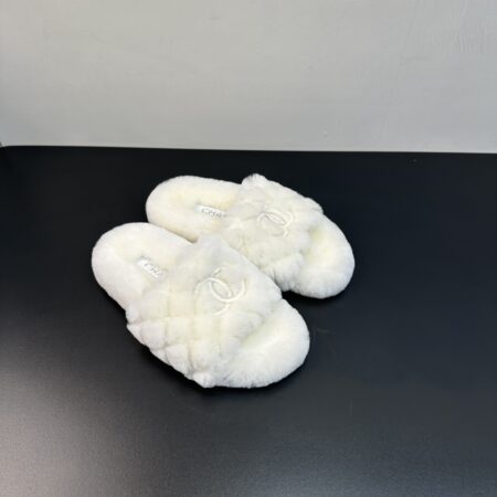 Chanel 25s Women's Classic Woolen Slippers