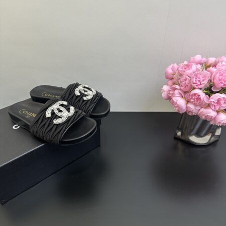 Chanel New Letter Diamond Buckle Thick Soled Slippers