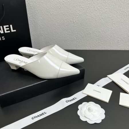 Chanel Sharp Pointed Patent Leather Coarse Heel Slippers