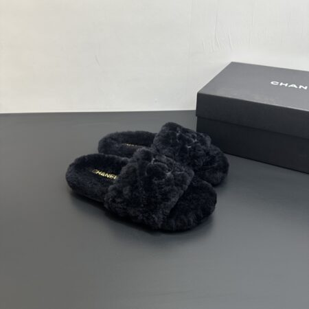 Chanel Autumn And winter Wool Diamond Grid Electric Embroidered Slippers