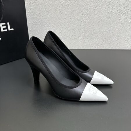 Chanel Vintage Double C Pointed 9.0cm High Heels Shoes
