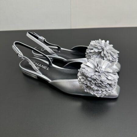 Chanel Flower Flat Toe Back Empty Sandals