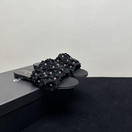 Chanel Spring And Summer Small Flower Slippers