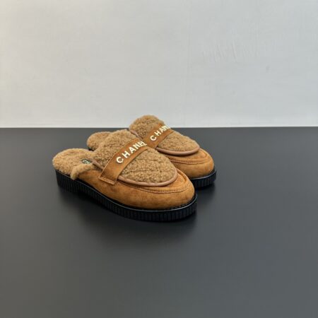 Chanel New Women's Fashionable Fur Slippers