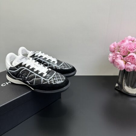 Chanel Thick Soled Black And White Color Blocked Casual Sports Shoes